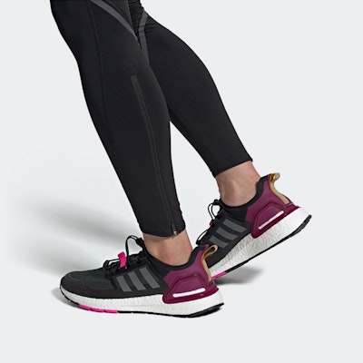 adidas UltraBoost Cold.RDY 'Hitam Power Berry' Q46489 Sizing adidas UltraBoost Cold.RDY 'Hitam Power Berry' Q46489