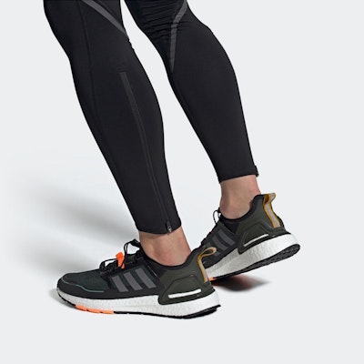 adidas UltraBoost Cold.RDY 'Hitam Signal Oren' Q46488 Sizing adidas UltraBoost Cold.RDY 'Hitam Signal Oren' Q46488