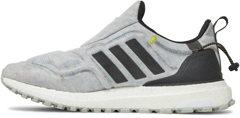 adidas UltraBoost Cold.RDY 'Putih Hijau Halo' FZ3982 Lookbook adidas UltraBoost Cold.RDY 'Putih Hijau Halo' FZ3982