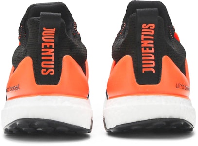 adidas UltraBoost DNA 'Football Pack - Juventus' - Kasut Bola Juventus FZ3624 Details for adidas UltraBoost DNA 'Football Pack - Juventus' - Kasut Bola Juventus FZ3624