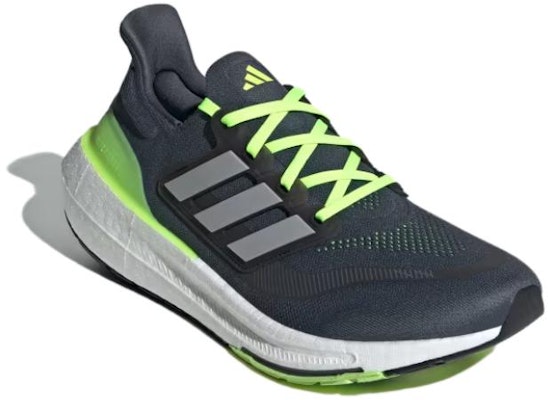 adidas Ultraboost Light 舒適時尚 百搭潮流 輕便透氣 低筒 跑步鞋 男款 黑色 Lookbook adidas Ultraboost Light 舒適時尚 百搭潮流 輕便透氣 低筒 跑步鞋 男款 黑色