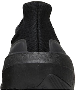 阿迪达斯 UltraBoost Light '三重黑' GZ5159 Sizing 阿迪达斯 UltraBoost Light '三重黑' GZ5159