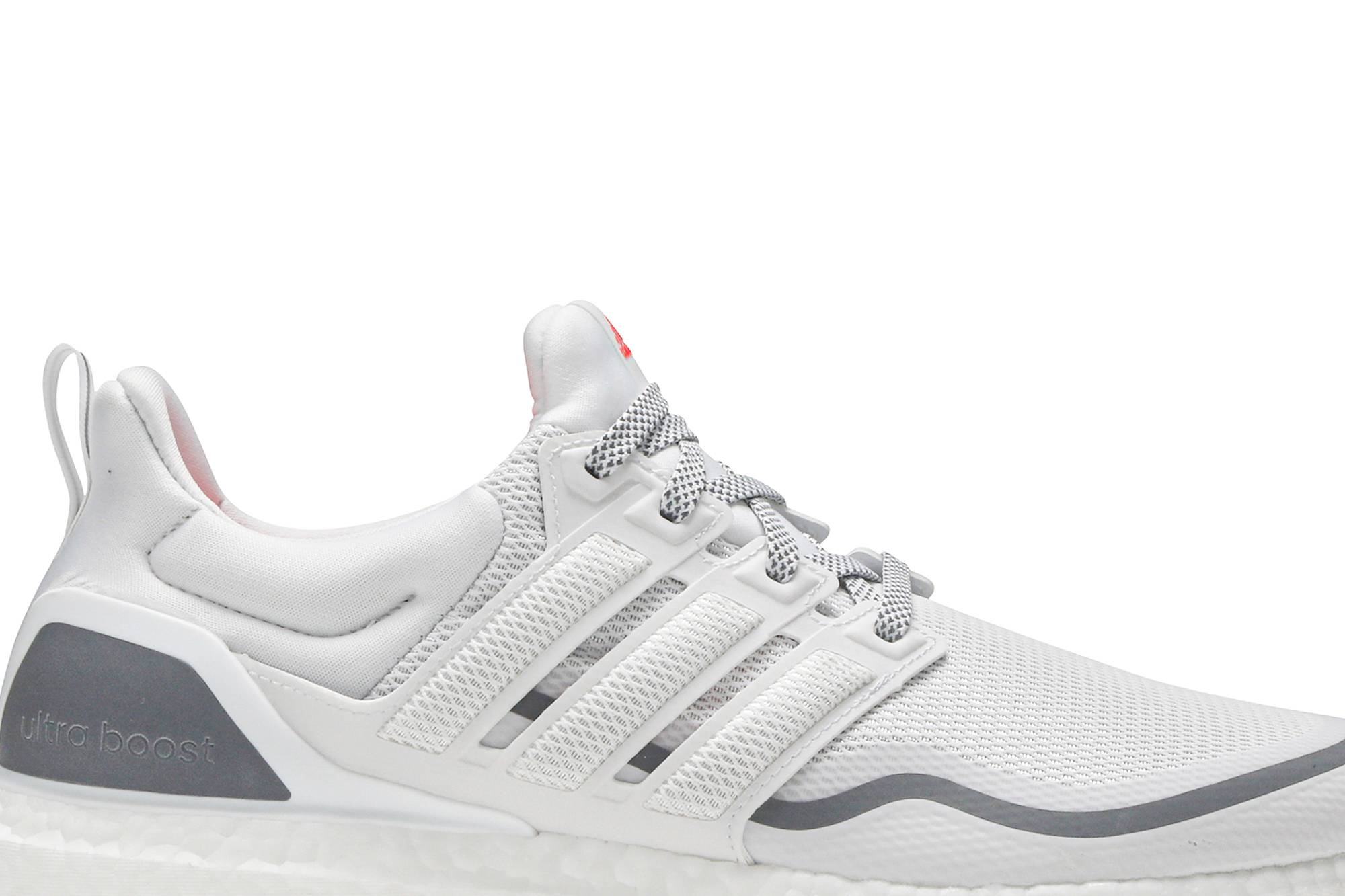 울트라부스트 리플렉티브 '크리스탈 화이트' (Ultraboost Reflective 'Crystal White') EG8104