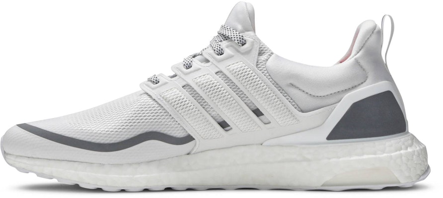 adidas UltraBoost Reflective 'Crystal White' Putih Kristal EG8104 Lookbook adidas UltraBoost Reflective 'Crystal White' Putih Kristal EG8104