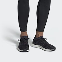 adidas UltraBoost Sin Jaula 'Rojo Activo' B37692 Details for adidas UltraBoost Sin Jaula 'Rojo Activo' B37692