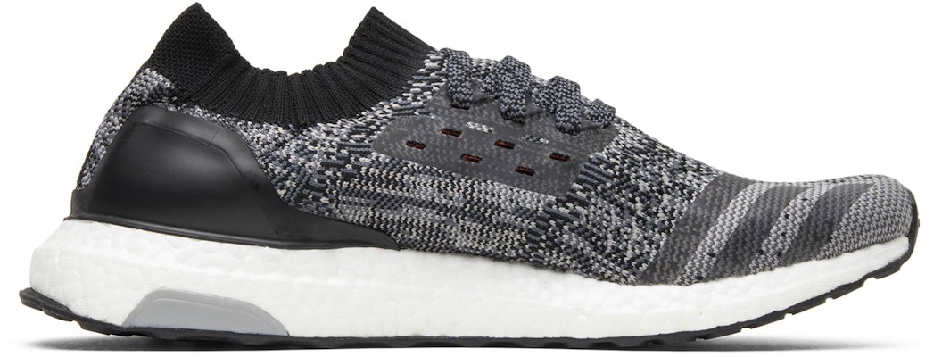 阿迪达斯UltraBoost无笼跑鞋'核心黑' BB3900 Lookbook 阿迪达斯UltraBoost无笼跑鞋'核心黑' BB3900