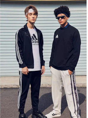 adidas 男女黑色防水外套,條紋設計與立領款式 TR30J2-CBW Cheap adidas 男女黑色防水外套,條紋設計與立領款式 TR30J2-CBW