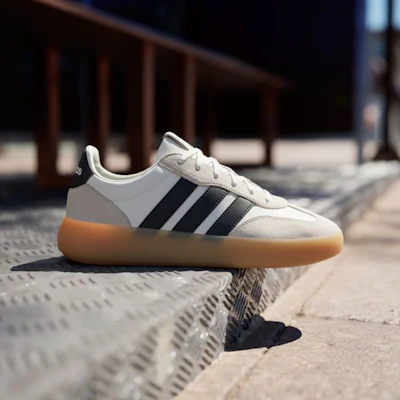 Adidas Vaereda Decode Off White/Core Black/Gum JR1227 Shop Adidas Vaereda Decode Off White/Core Black/Gum JR1227