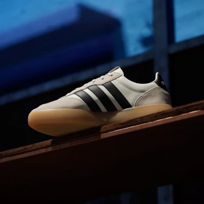 Adidas Vaereda Decode Off White/Core Black/Gum JR1227 Cheap Adidas Vaereda Decode Off White/Core Black/Gum JR1227