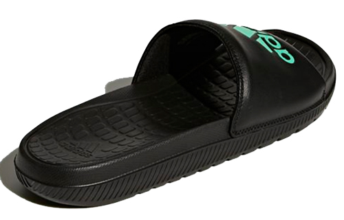 Lookbook adidas Voloomix Badeschlappen Schwarz Grün Minimalistische Trainingsslipper CP9445