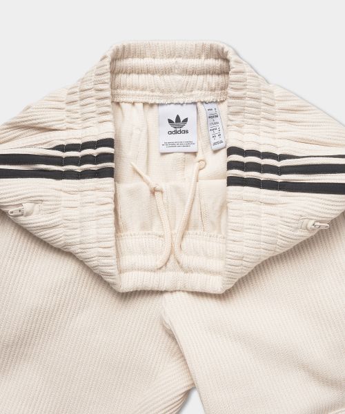 Purchase adidas Waffle Short Pants - Wonder White JV9267