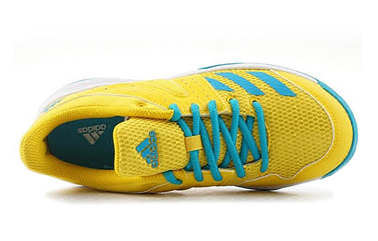 Lookbook adidas Wucht P8 J 防滑透氣 室內多功能羽毛球鞋 亮黃色