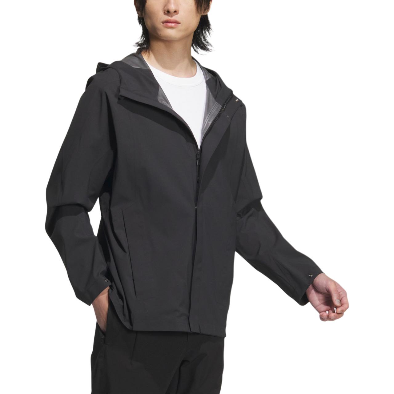 Lookbook adidas 無極系列 黑色防水防風透氣連帽外套 JI8696