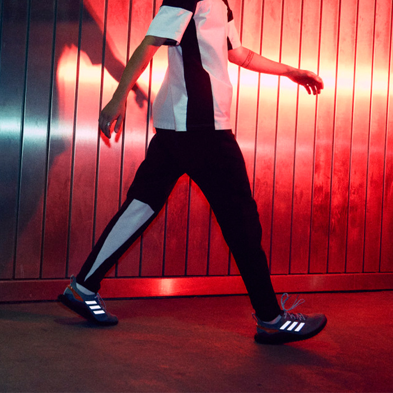 Sizing 阿迪达斯X90004D 灰色三信號橙 FW7091