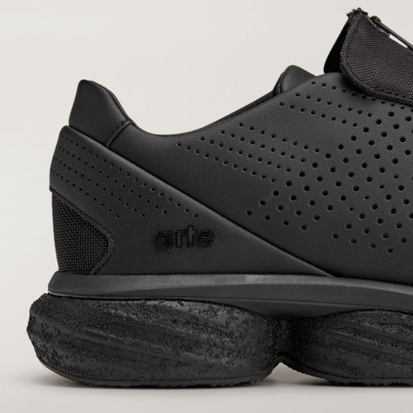 Sizing 阿迪达斯 x Arte Antwerp Lightblaze POD运动鞋 全黑配色 KJ1282