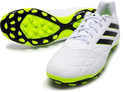 adidas 人工草地 足球鞋 男女皆宜 白色 Lookbook adidas 人工草地 足球鞋 男女皆宜 白色