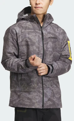 adidas x National Geographic Allover Print Waterproof Hiking Jacket Silver IS9512 Lookbook adidas x National Geographic Allover Print Waterproof Hiking Jacket Silver IS9512