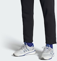 阿迪达斯 X_PLRBOOST '灰色飞驰' IG8498 Lookbook 阿迪达斯 X_PLRBOOST '灰色飞驰' IG8498