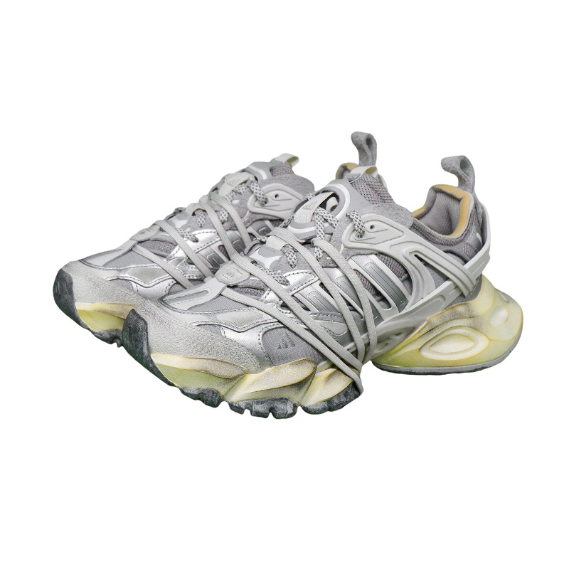 Lookbook Zapatillas adidas XLG Runner Deluxe Gris Superficie Lisa. JR9631