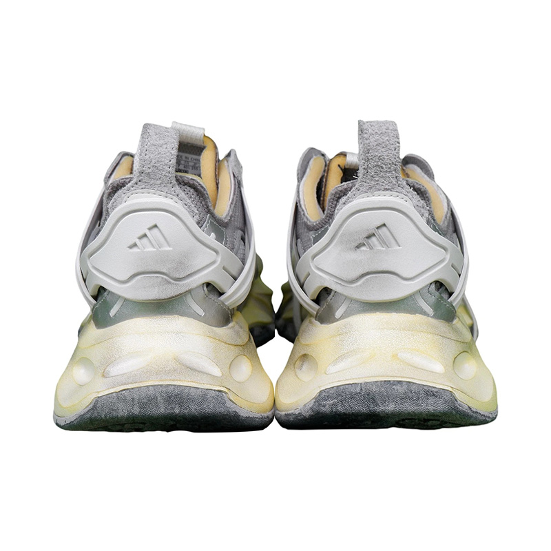 Lookbook adidas XLG Runner Deluxe 灰色簡約跑鞋 JR9631