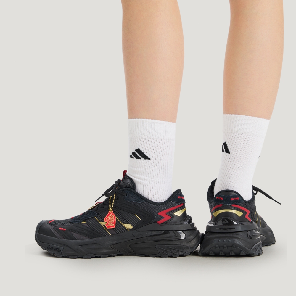 Lookbook ADIDAS XLG Storm Edge CNY Sepatu Lari KI1856