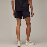 Shop adidas Y-3 Celana Pendek Running Hitam dengan Desain Overlap dan Logo. IN8747