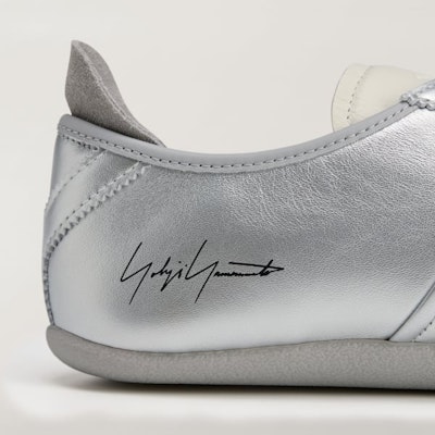 阿迪达斯 Y-3 东京银色金属/米白/黑色运动鞋 KI4349 Shop 阿迪达斯 Y-3 东京银色金属/米白/黑色运动鞋 KI4349