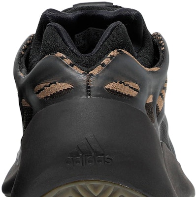 adidas Yeezy 700 V3 'Clay Brown' GY0189 Sizing adidas Yeezy 700 V3 'Clay Brown' GY0189