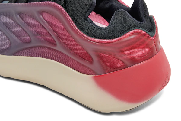 adidas Yeezy 700 V3 ''Fade Carbon'' Scarpe GW1814 4