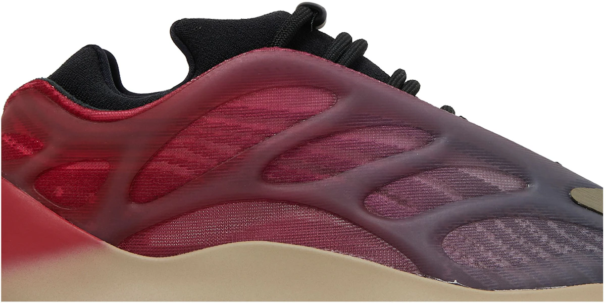 adidas Yeezy 700 V3 ''Fade Carbon'' Scarpe GW1814 Lookbook adidas Yeezy 700 V3 ''Fade Carbon'' Scarpe GW1814