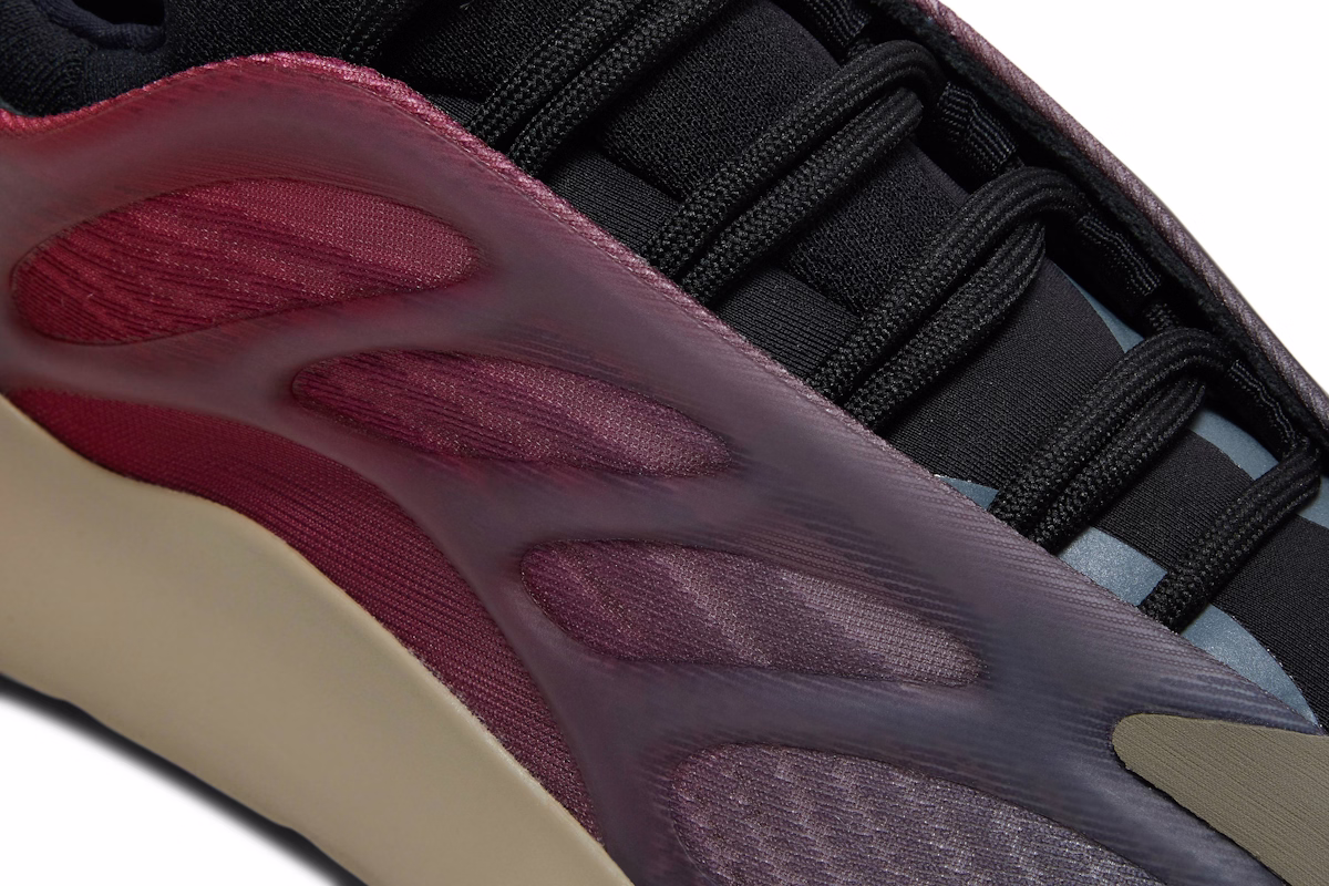 adidas Yeezy 700 V3 'Fade Carbon'
