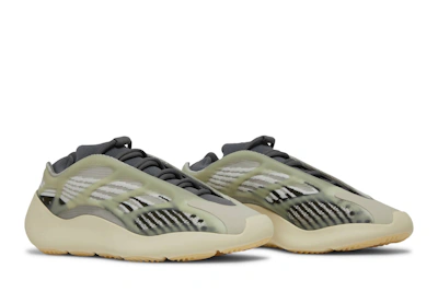 adidas Yeezy 700 V3 'Fade Salt' ID1674