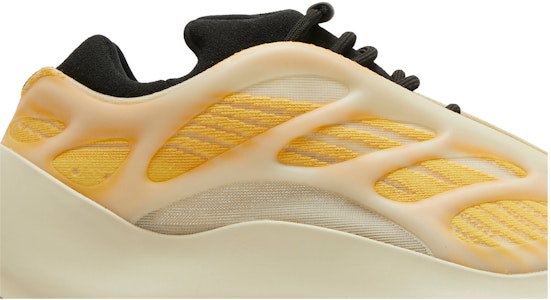 YEEZY 700 V3 モノサフラワー HP5425 Order YEEZY 700 V3 モノサフラワー HP5425