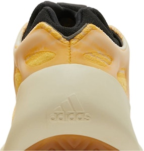 YEEZY 700 V3 モノサフラワー HP5425 Sizing YEEZY 700 V3 モノサフラワー HP5425