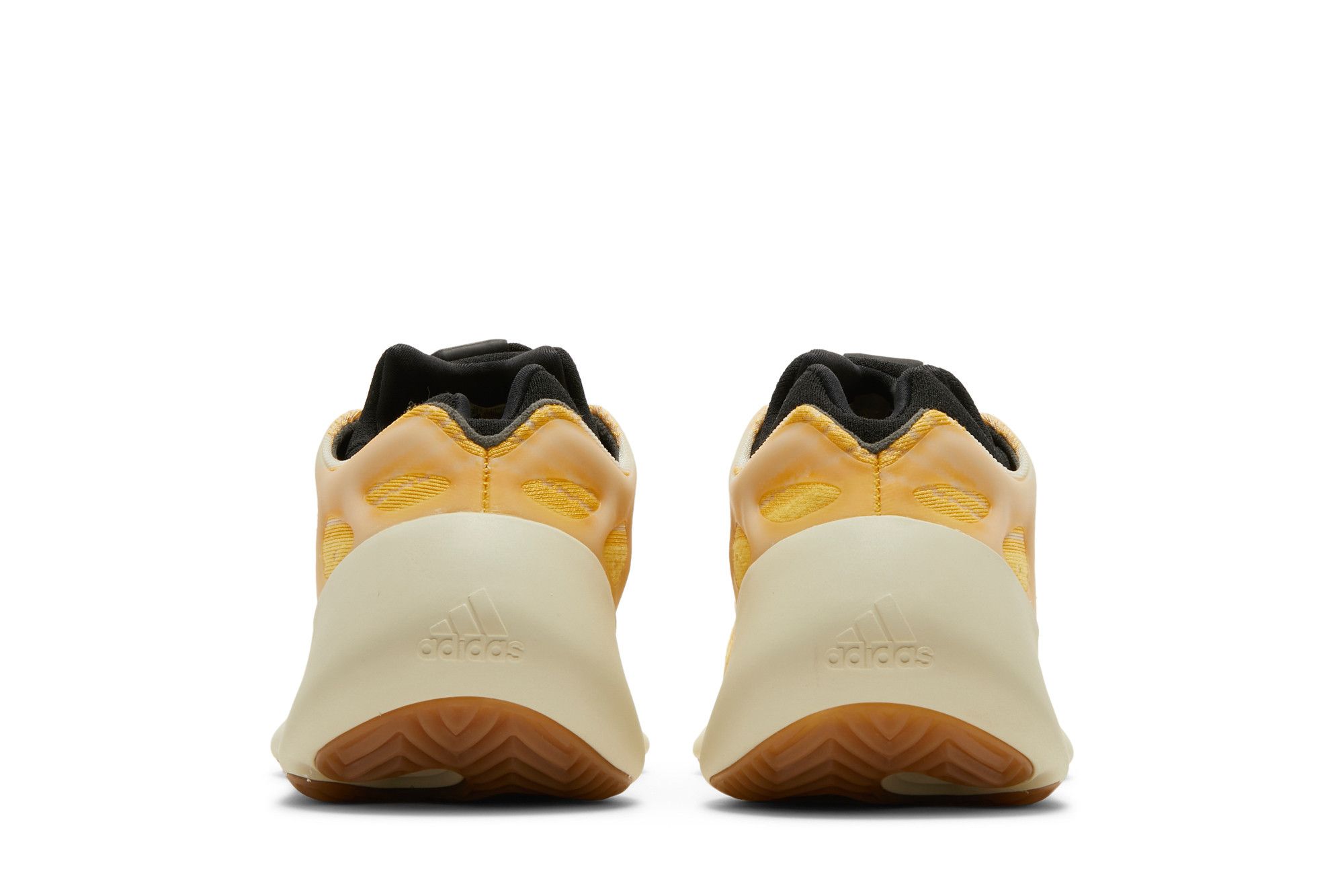Sizing adidas Yeezy 700 V3 ''Mono Safflower'' Sneaker HP5425