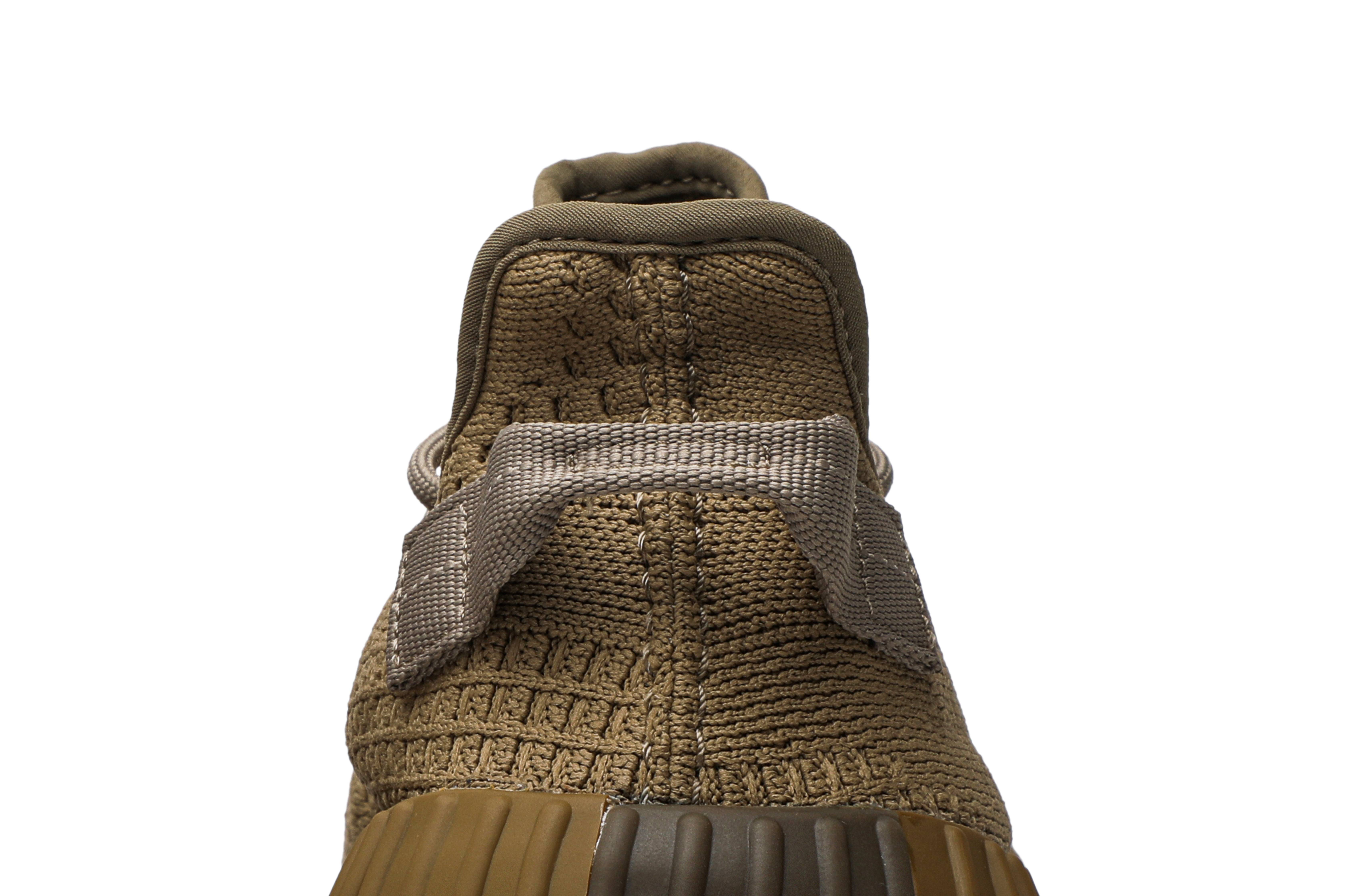 Sizing 愛迪達 Yeezy Boost 350 V2 ‘大地’ FX9033