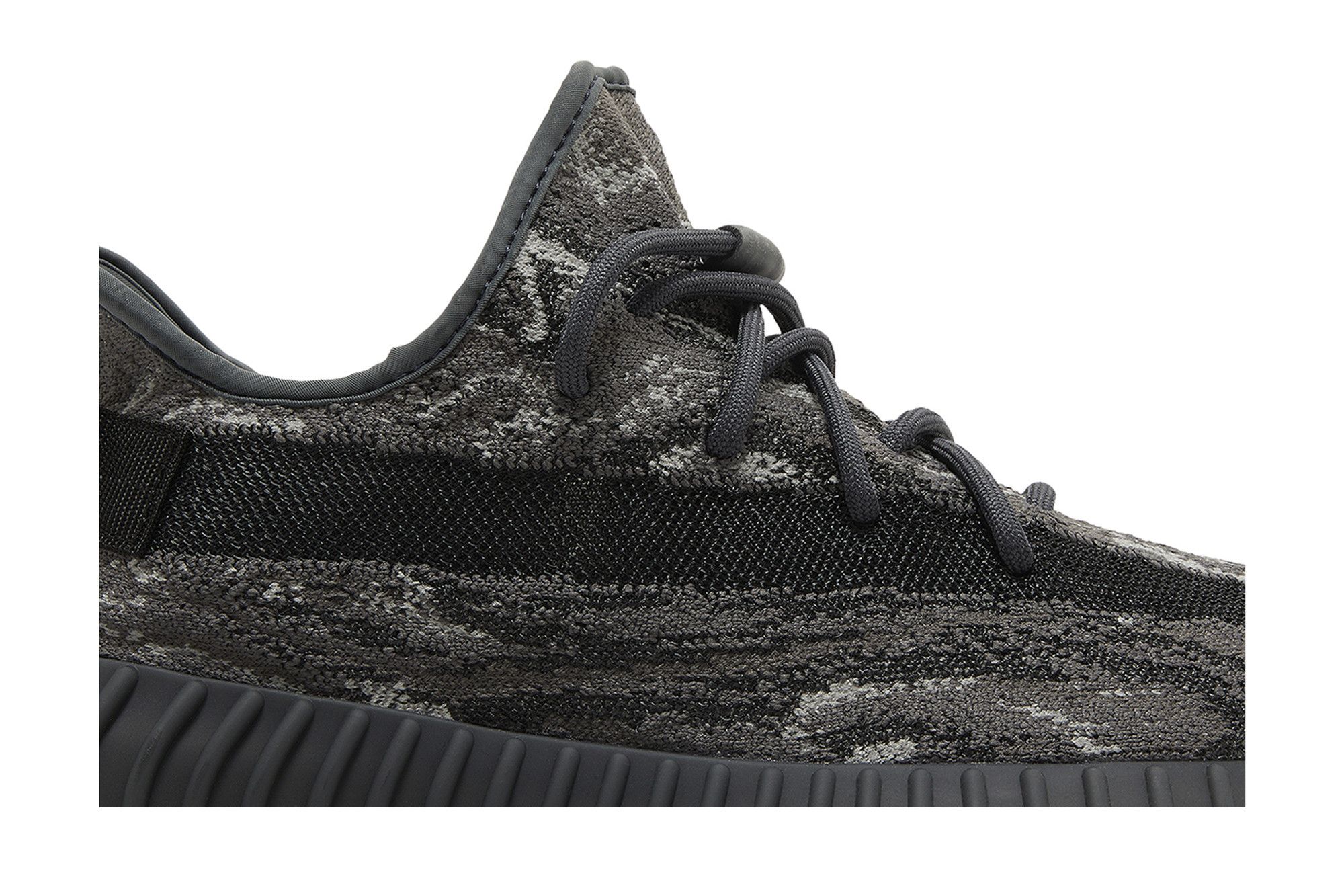 Lookbook adidas Yeezy Boost 350 V2 ''MX Dark Salt'' ID4811