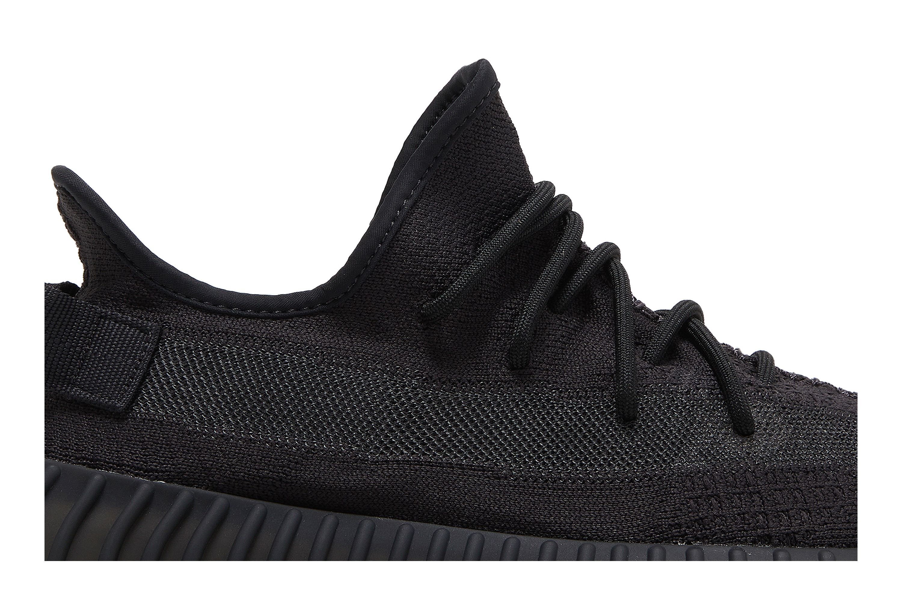 Lookbook adidas Yeezy Boost 350 V2 'Onyx' HQ4540
