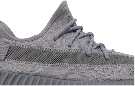 Lookbook 愛迪達 Yeezy Boost 350 V2 '鋼鐵灰' IF3219