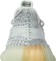 阿迪达斯Yeezy Boost 350 V2 '耶沙亚反光' FX4349 Sizing 阿迪达斯Yeezy Boost 350 V2 '耶沙亚反光' FX4349