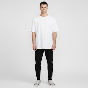 阿迪达斯Yeezy Boost 350 V2 CMPCT '熊猫' IG9608 Lookbook 阿迪达斯Yeezy Boost 350 V2 CMPCT '熊猫' IG9608