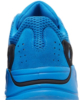 adidas Yeezy Boost 700 'Hi-Res Blue' (2022) - Biru Hi-Res Sneakers HP6674 Sizing adidas Yeezy Boost 700 'Hi-Res Blue' (2022) - Biru Hi-Res Sneakers HP6674