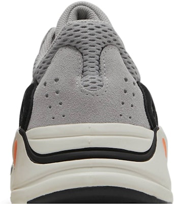 adidas Yeezy Boost 700 'Wave Runner' B75571 Sizing adidas Yeezy Boost 700 'Wave Runner' B75571