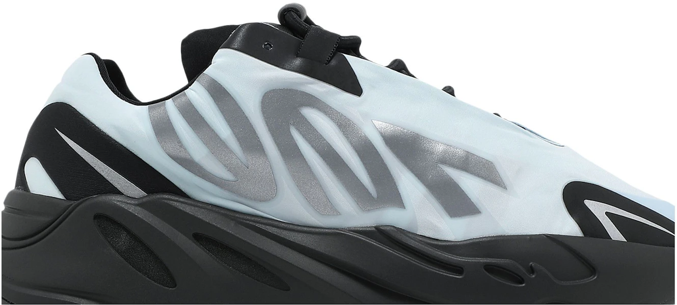 阿迪达斯Yeezy Boost 700 MNVN '蓝色染色' GZ0711 Lookbook 阿迪达斯Yeezy Boost 700 MNVN '蓝色染色' GZ0711