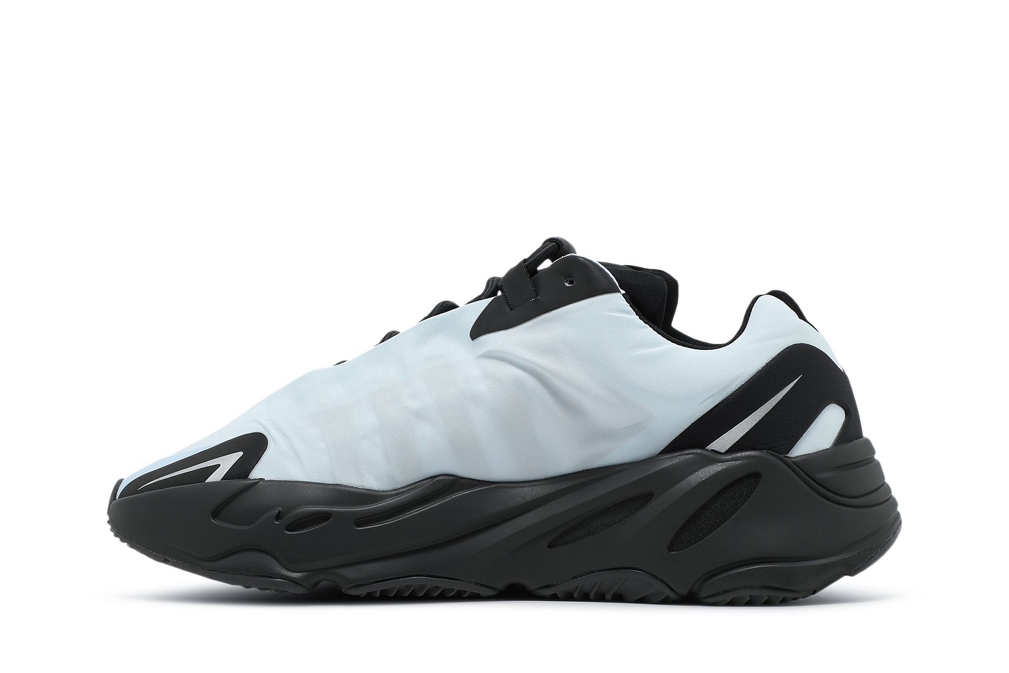 Shop 阿迪达斯Yeezy Boost 700 MNVN '蓝色染色' GZ0711