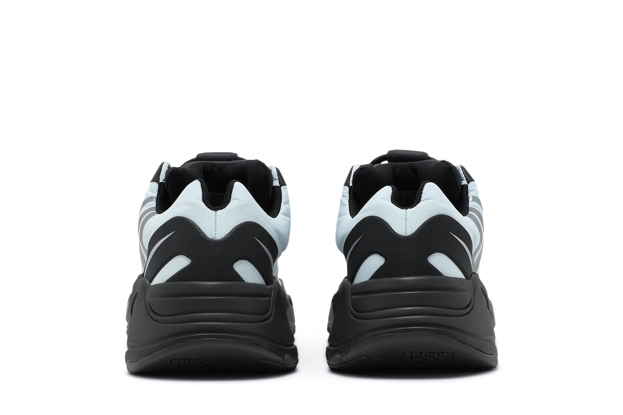 Sizing 阿迪达斯Yeezy Boost 700 MNVN '蓝色染色' GZ0711