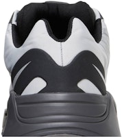 阿迪达斯 Yeezy Boost 700 MNVN '金属银' GW9524 Sizing 阿迪达斯 Yeezy Boost 700 MNVN '金属银' GW9524