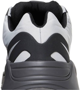 아디다스 이지 부스트 700 MNVN '메탈릭 실버' GW9524 Sizing 아디다스 이지 부스트 700 MNVN '메탈릭 실버' GW9524