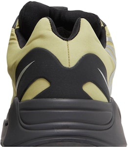 adidas Yeezy Boost 700 MNVN 'Resin' Lelaki & Wanita Sneakers GW9525 Sizing adidas Yeezy Boost 700 MNVN 'Resin' Lelaki & Wanita Sneakers GW9525