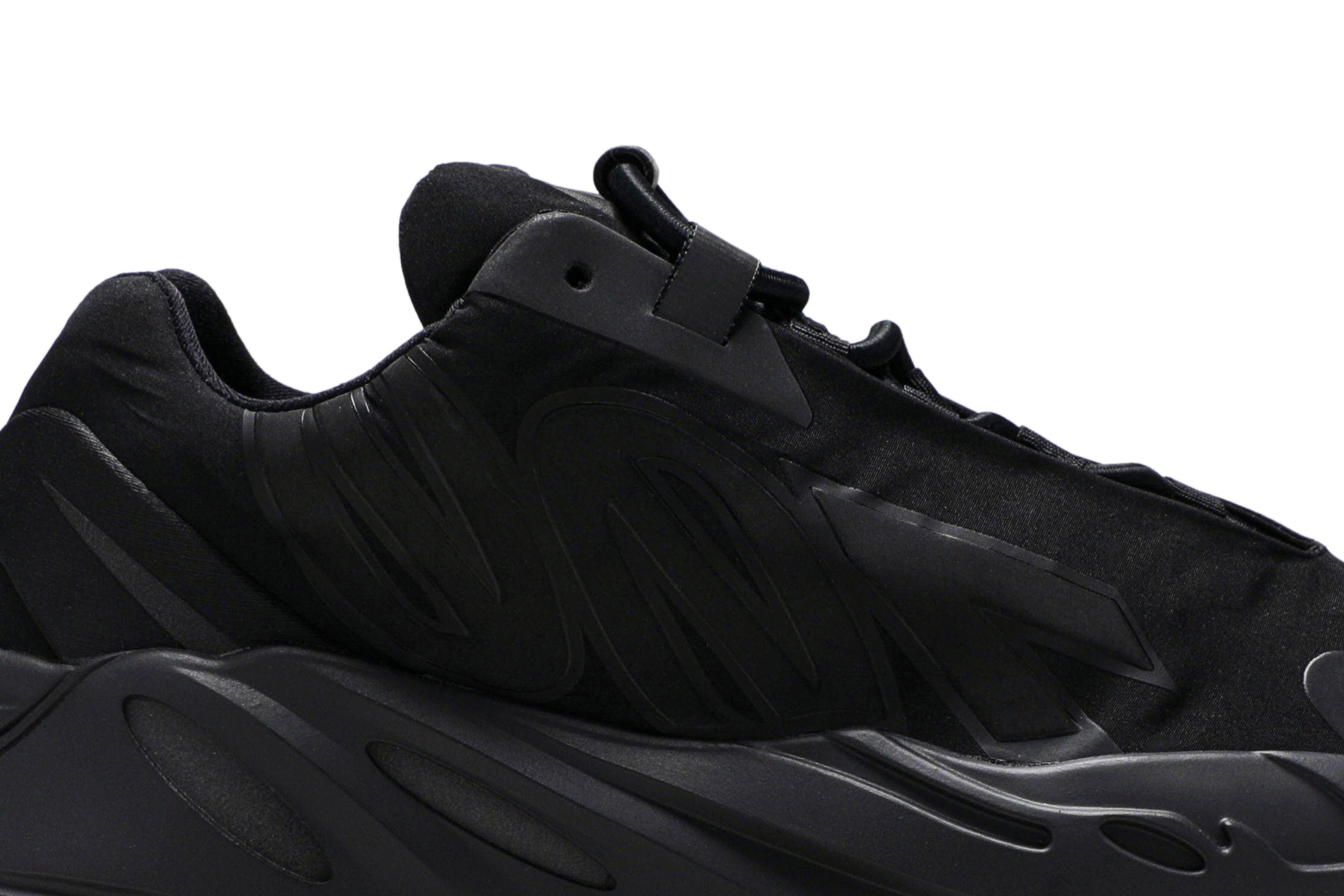 Shop 愛迪達 Yeezy Boost 700 MNVN '全黑' FV4440